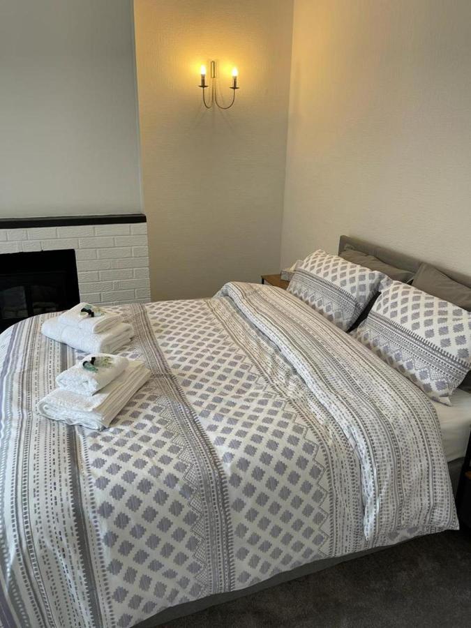 Impeccable 2-Bed Apartment In Eastbourne Bagian luar foto